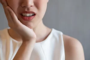 What Helps With Tooth Pain symptoms What Helps With Tooth Pain symptoms
