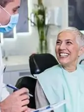 Doctor explaining with the patient about the Digital Scan result