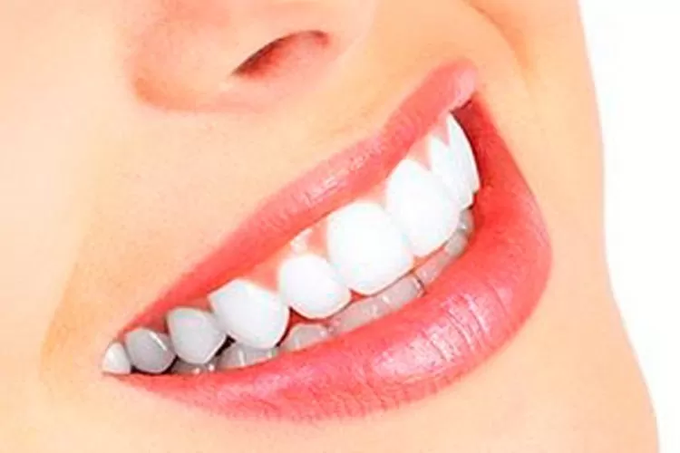 A close-up of a healthy, radiant smile with bright white teeth, demonstrating the aesthetic results of professional cosmetic dentistry and high-quality dental care